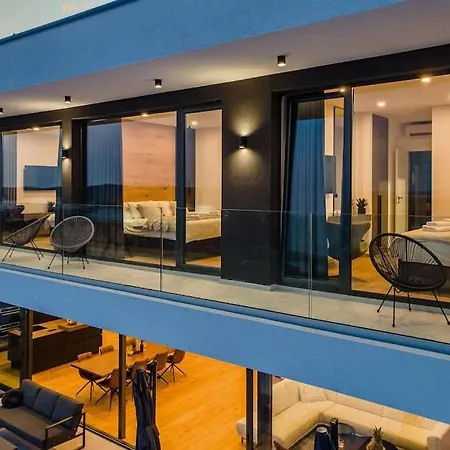 Taboo & - 42 M2 Pool & Wellness Villa *