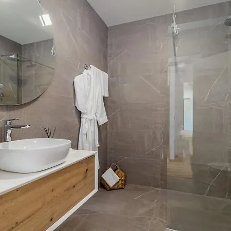 Taboo & - 42 M2 Pool & Wellness 别墅