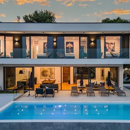 Taboo & - 42 M2 Pool & Wellness