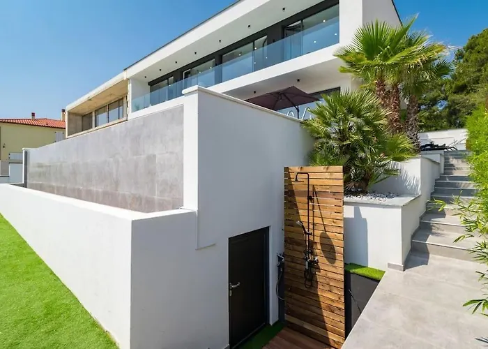 Taboo & - 42 M2 Pool & Wellness Villa *