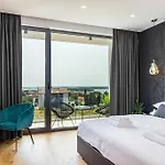 Taboo & - 42 M2 Pool & Wellness Villa Medulin