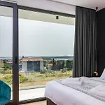 Taboo & - 42 M2 Pool & Wellness Medulin